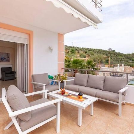 Villa Oasis Galatás Eksteriør billede
