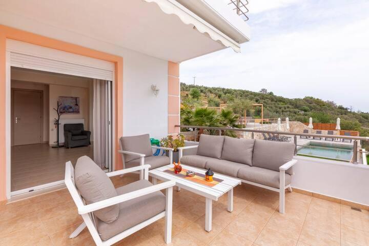 Villa Oasis Galatás Eksteriør billede