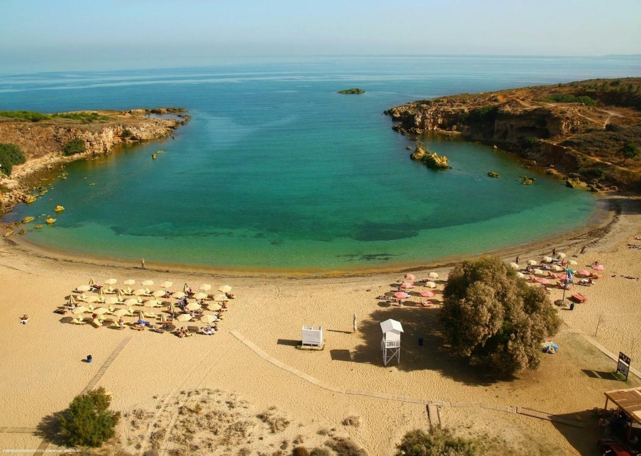 Villa Oasis Galatás Eksteriør billede