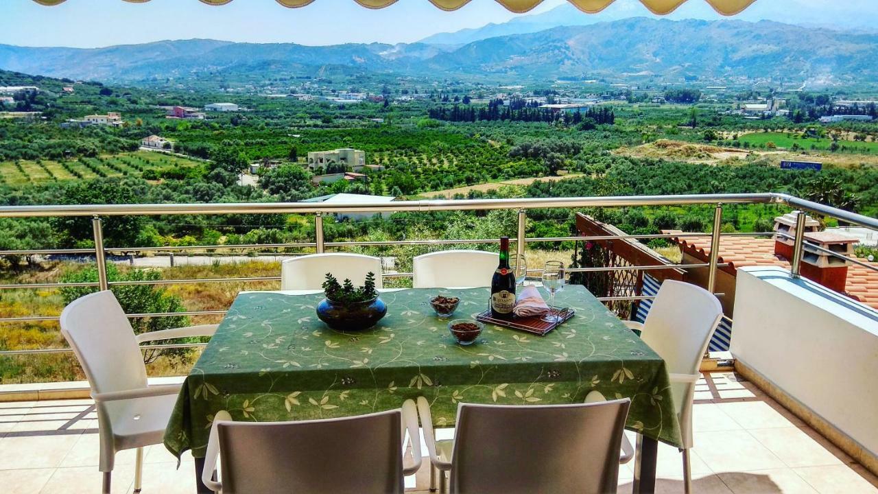 Villa Oasis Galatás Eksteriør billede