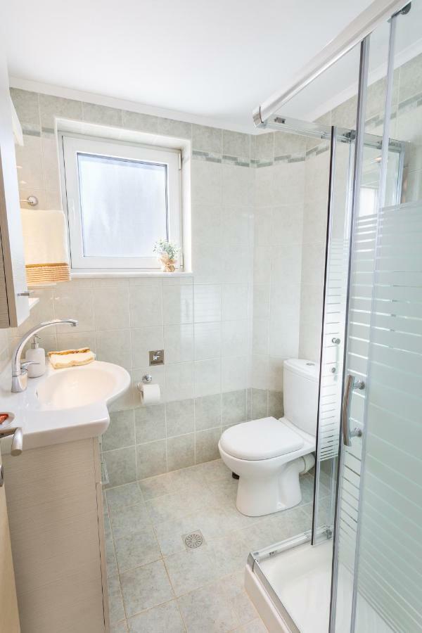Villa Oasis Galatás Eksteriør billede
