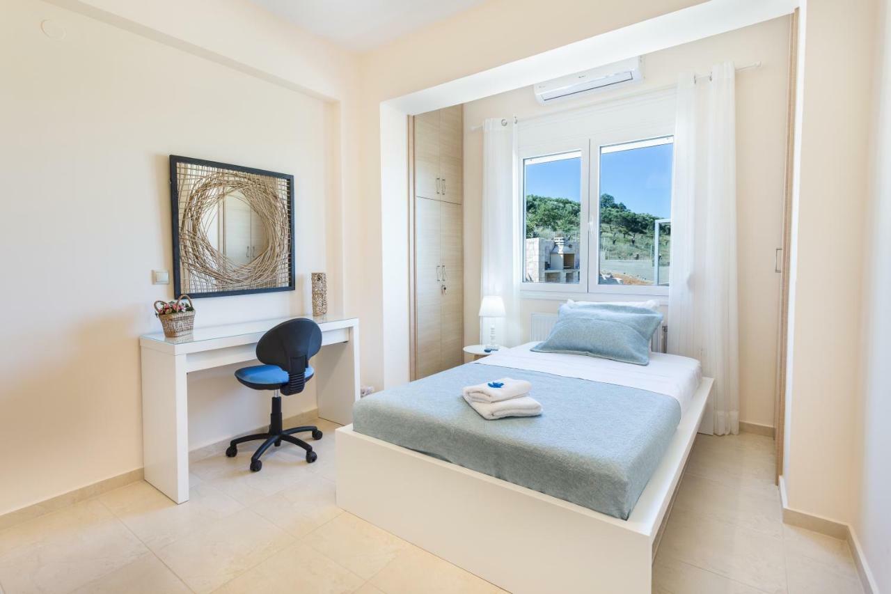 Villa Oasis Galatás Eksteriør billede