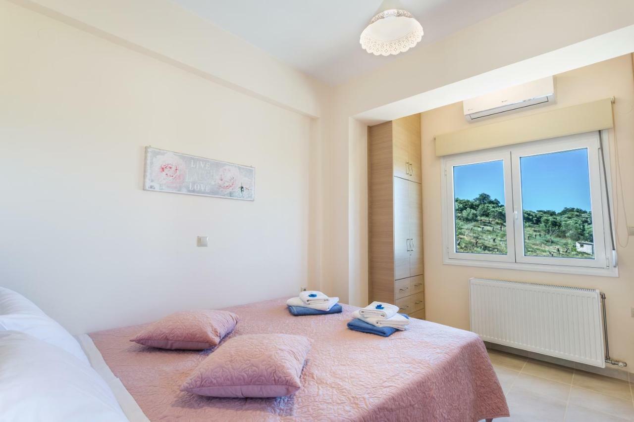 Villa Oasis Galatás Eksteriør billede