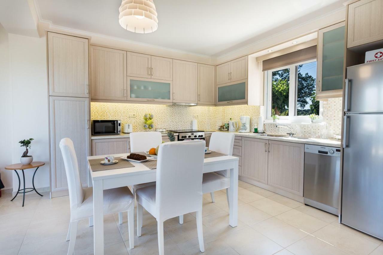 Villa Oasis Galatás Eksteriør billede