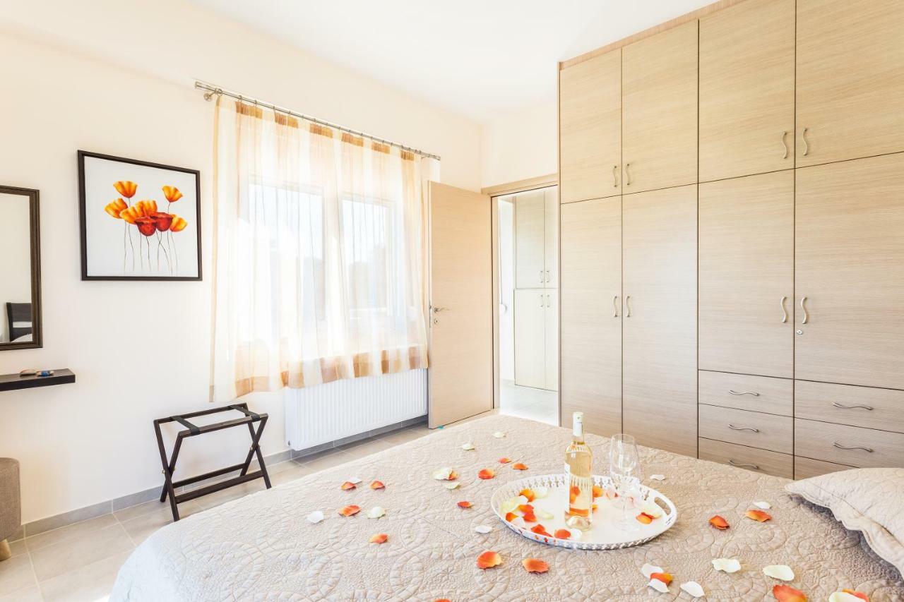 Villa Oasis Galatás Eksteriør billede